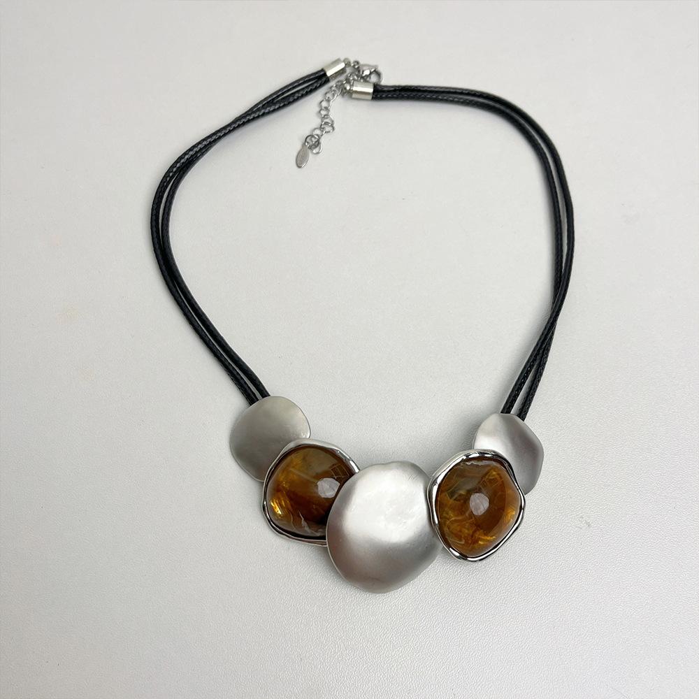 Модные ожерелья для женщин. Ювелирные изделия