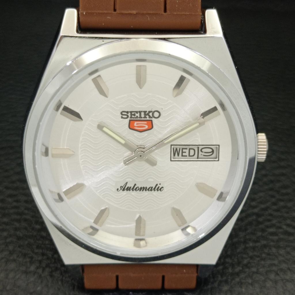 ВОССТАНОВЛЕННЫЕ ВИНТАЖНЫЕ АВТОМАТИЧЕСКИЕ МУЖСКИЕ ЧАСЫ SEIKO 5 JAPAN СЕРЕБРЯНЫЙ ЦИФЕРБЛАТ a434684-2