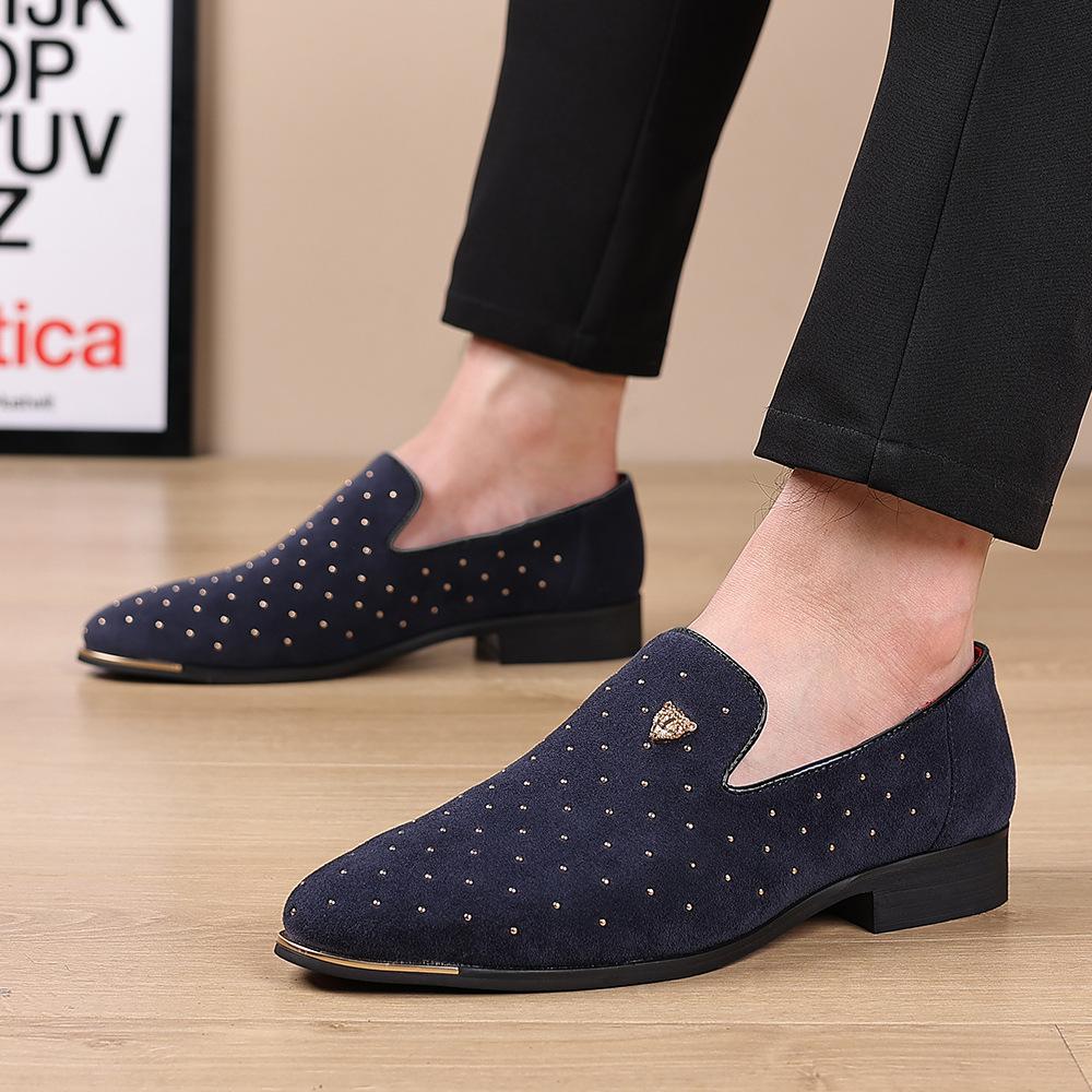 Мужская замшевая кожаная повседневная обувь Мужская мода Slip-on Rivets Вечерние свадебные туфли-лоферы Мокасины Мужские легкие удобные туфли на плоской подошве для вождения