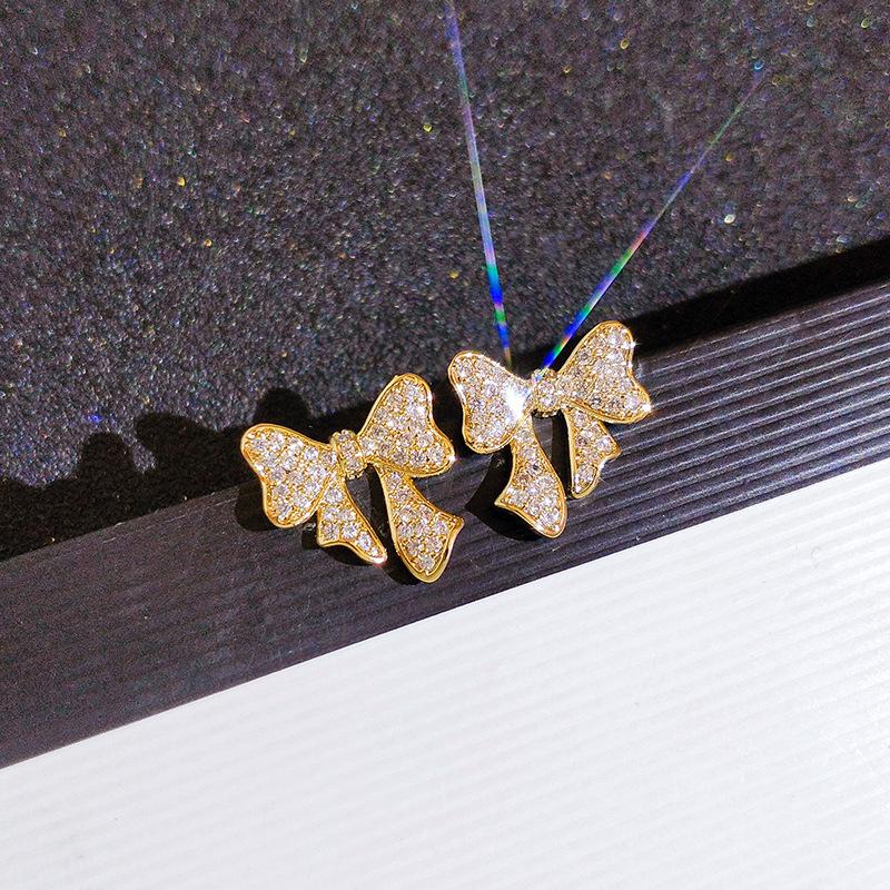 Стильные серьги-бантики с бриллиантами, простые весенние и летние серьги