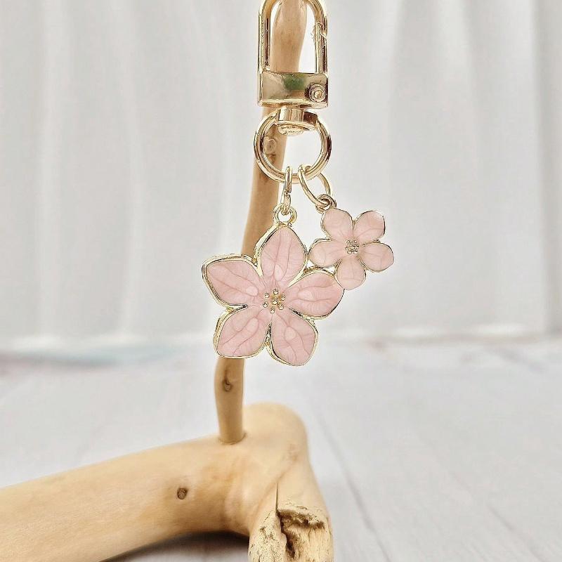 Сплав Сакура Цветок Брелок Изящный Цветочный Дизайн с Биркой Подходит для Подвески на Сумку Ключи от Машины Подарки для Пары на День Рождения и Праздник Розовые Подарки