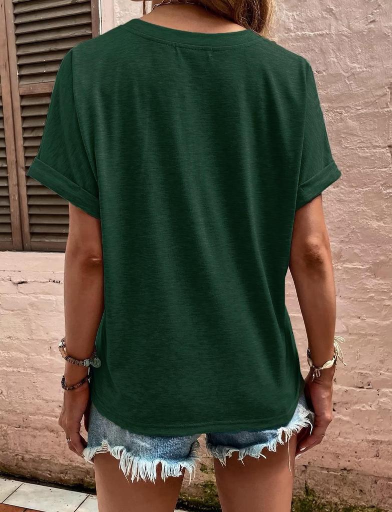 Новые европейские и американские женские топы: Весна/Лето 2023. Мода на застежку-кнопку, однотонные цвета, короткие рукава.