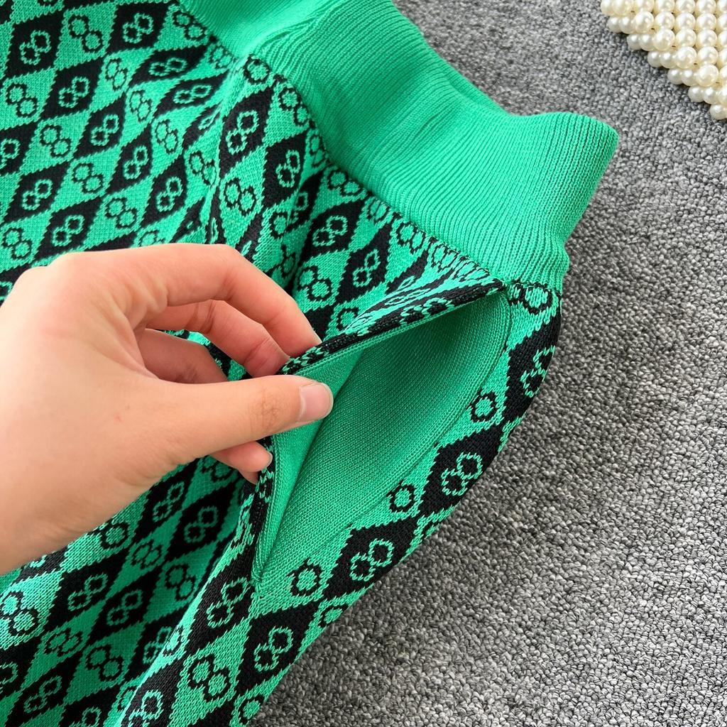 European Style Retro Casual Printed Turtleneck Sweater for Women with High Waisted Elastic Long Pants Fashion Two-pieces Suit