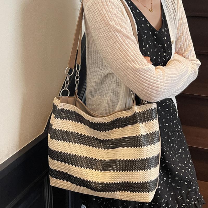 Contrasting color woven large-capacity tote bag women's summer new trendy simple leisure college student class commuting shoulder bag