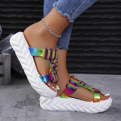 Женские тапочки 2024 года, летние новые повседневные сандалии, удобные легкие тапочки на платформе, пляжные шлепанцы для женщин