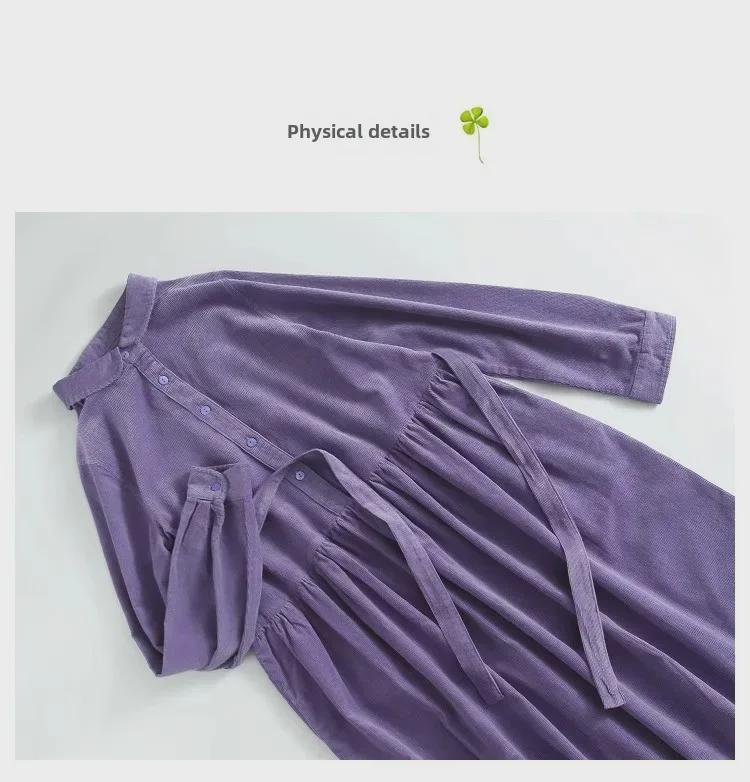 Платье из вельвета с воротником-стойкой, завязкой на талии и длинными рукавами — художественный и свежий стиль