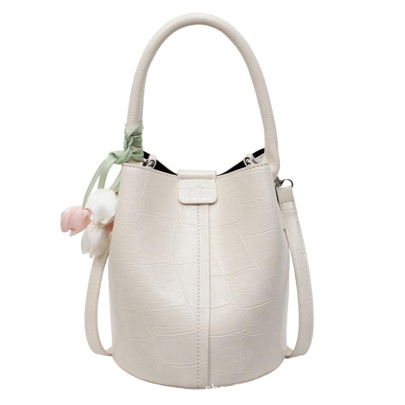 Korean Version of Fashion Retro Mother-in-law Bucket Bag Women's 2025 New Trendy Commuter One-shoulder Crossbody Bag Super Hot Hand-held Bag