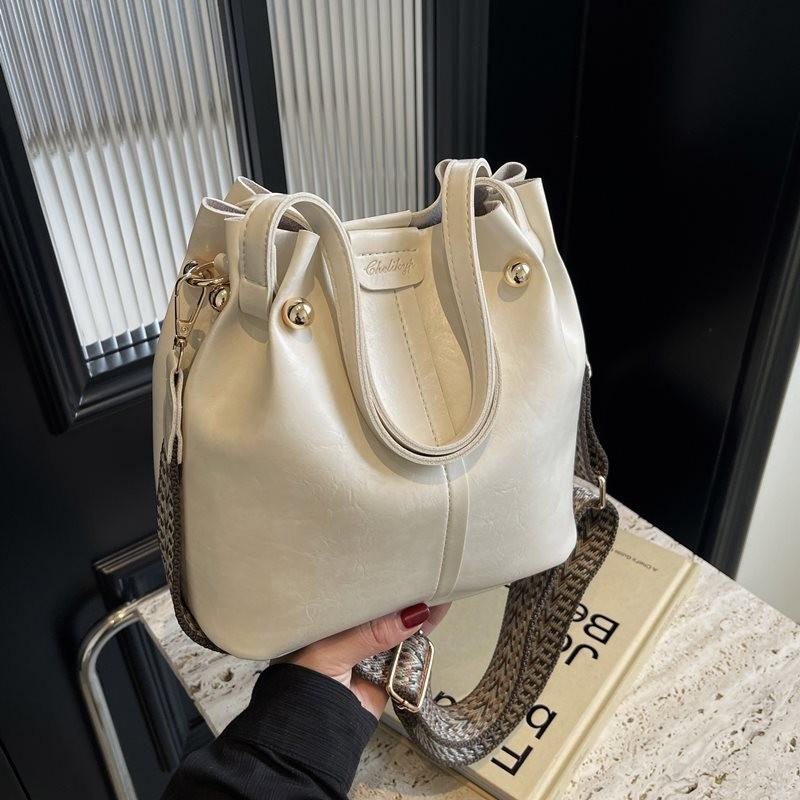 Стильная сумка-ведро для женщин, мягкая сумка через плечо из искусственной кожи, трендовых черного, коричневого, хаки и кремового цветов, идеально подходит для повседневного использования