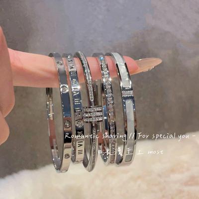 Изысканный браслет из гипсофилы: Высококачественная титановая сталь, не тускнеет, женские украшения в стиле легкой роскоши