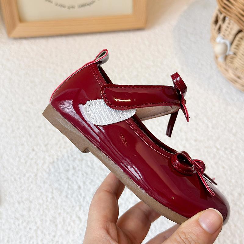 Girls small leather shoes 2025 spring and autumn Korean version of baby girl soft-soled butterfly shoes princess shoes shallow mouth Velcro single sho