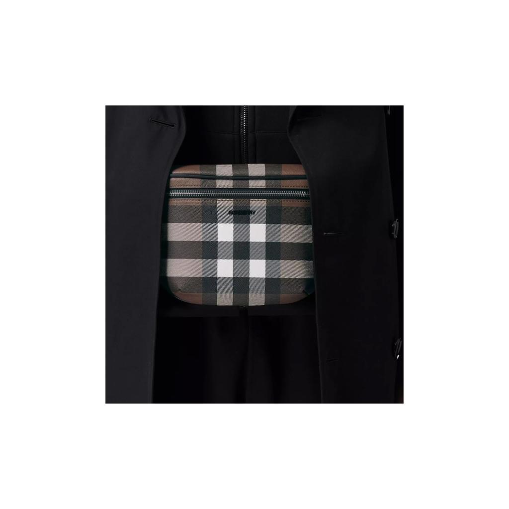 Burberry Сумка-кроссбоди на грудь из экологичного холста с темной клеткой Мужские сумки Темно-орехово-коричневый 80365591