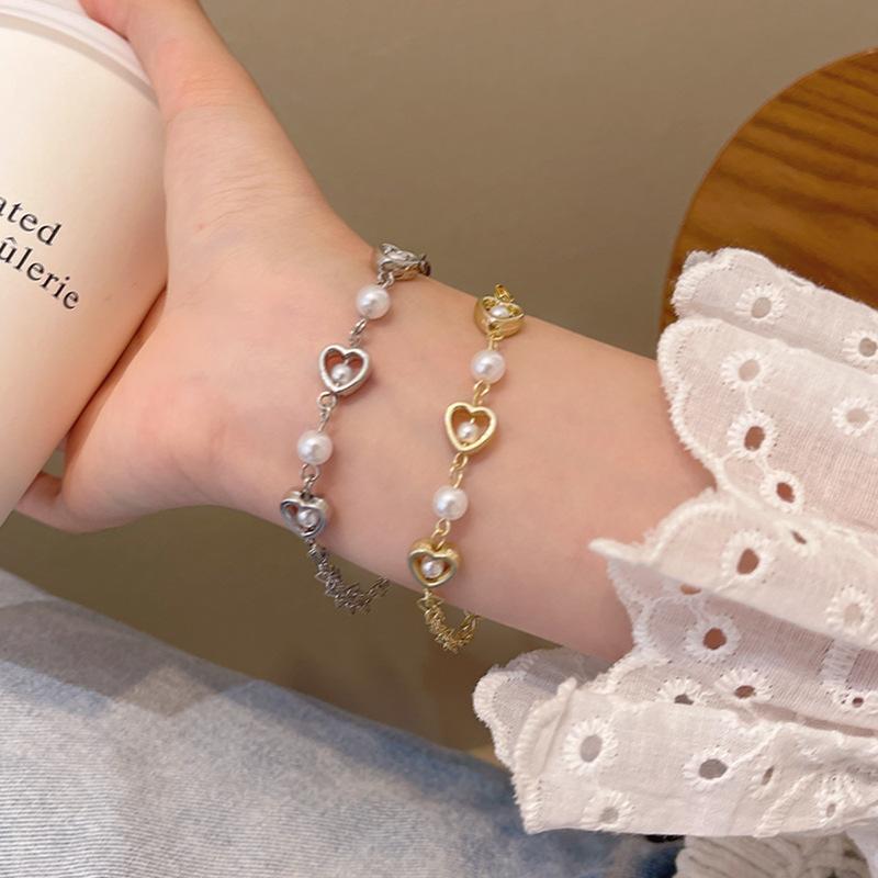 Hollow Heart-Shaped Imitation Pearl Bracelet Unique Design Exquisite Sweet Metal Chain Bracelet Women's Girl Party Jewelry Gifts