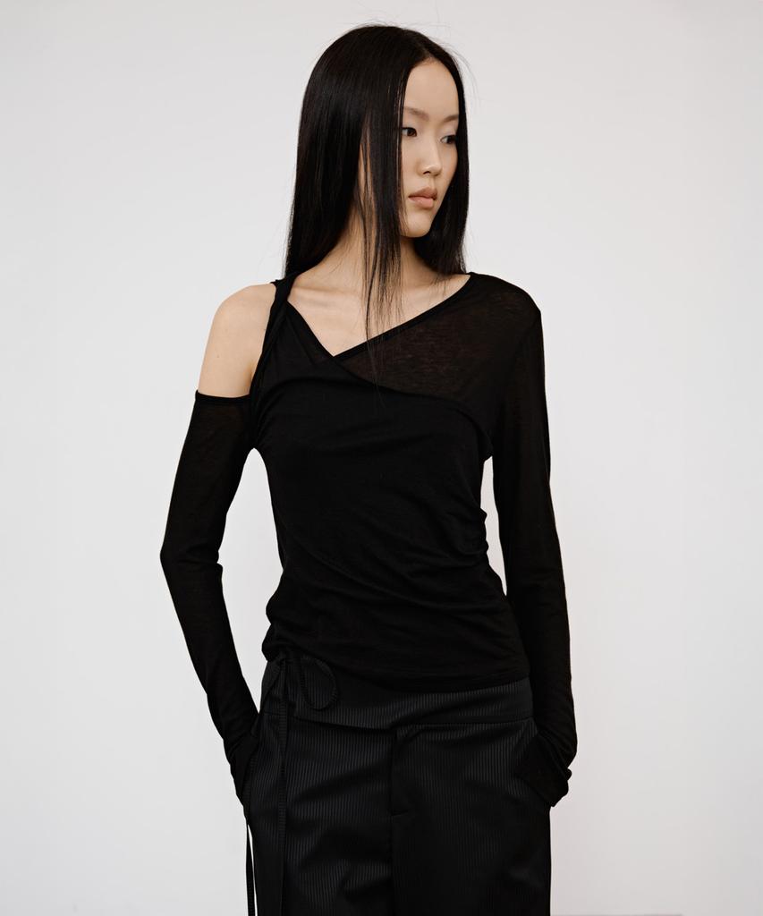 DEINET One Shoulder Draped Asymmetric Top In Black