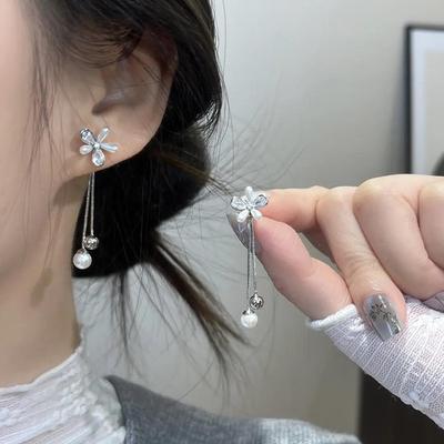 Серьги с бахромой из жемчужных цветов, два стиля ношения, милый темперамент, изысканные серьги-гвоздики, нишевый высококлассный стиль, модные и универсальные