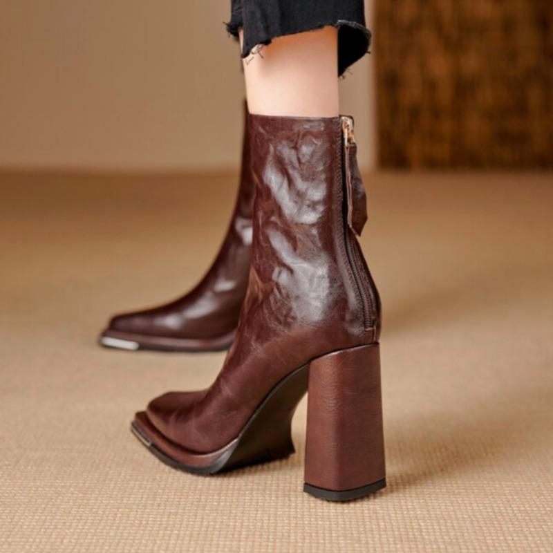 Женские ботильоны на высоком каблуке, модные кожаные туфли с квадратным носком, зимняя трендовая обувь для офиса 2025 года, элегантные массивные ботинки для женщин
