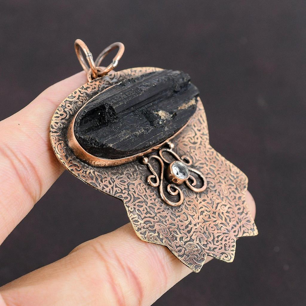 Грубый кулон с черным турмалином, кулон с белым топазом, медный кулон, ювелирные изделия из драгоценных камней, кулон ручной работы, красивые медные украшения, подарок для мамы
