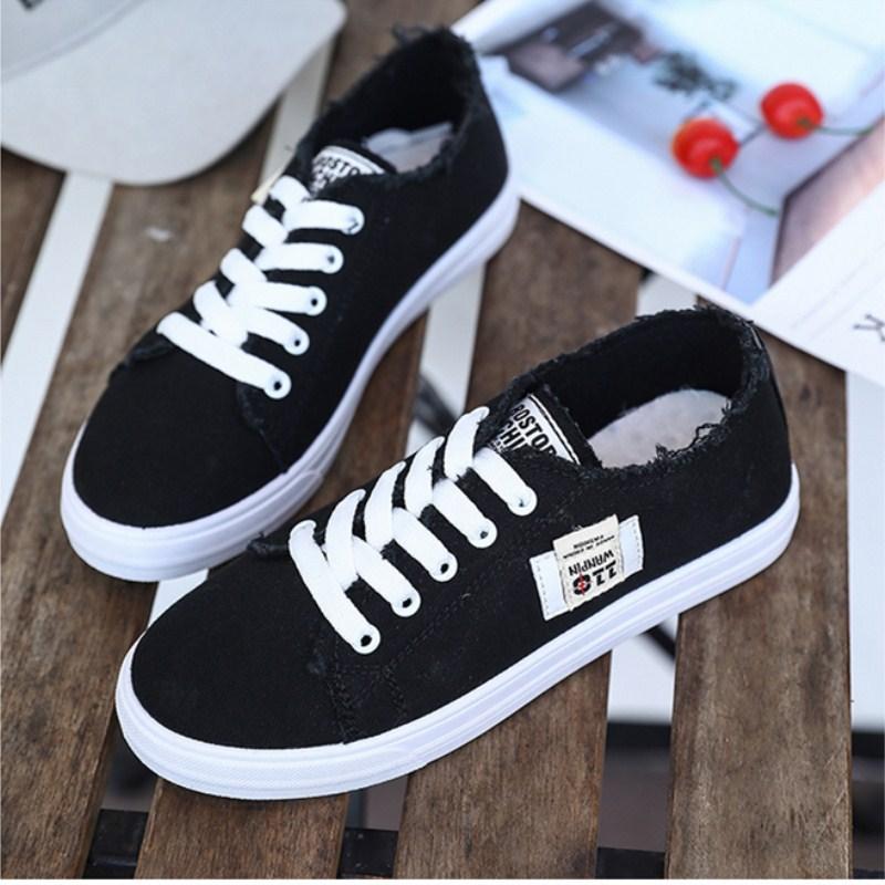 Fashion New 2025 Spring Summer Women Canvas Shoes Flat Sneakers Women Casual Shoes Low Upper Lace Up White Shoes