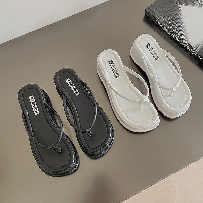 Женские шлепанцы Muffin с толстым носком, новинка 2024 года, модный тренд, сандалии, нишевая пляжная швабра