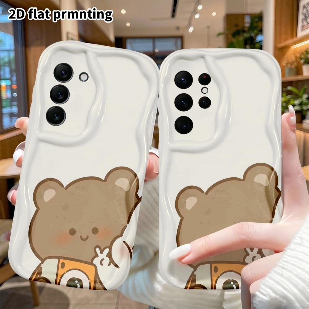 Phone case: 2D flat Samsung Galaxy A34 A35 M05 M06 S20 S22 S21 FE Plus 5G protective case, bear holding a camera, perfect Christmas and Halloween holi