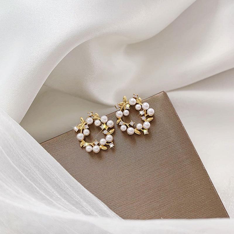 Korean S925 Sterling Silver Pearl Stud Earrings - Trendy and Elegant Design