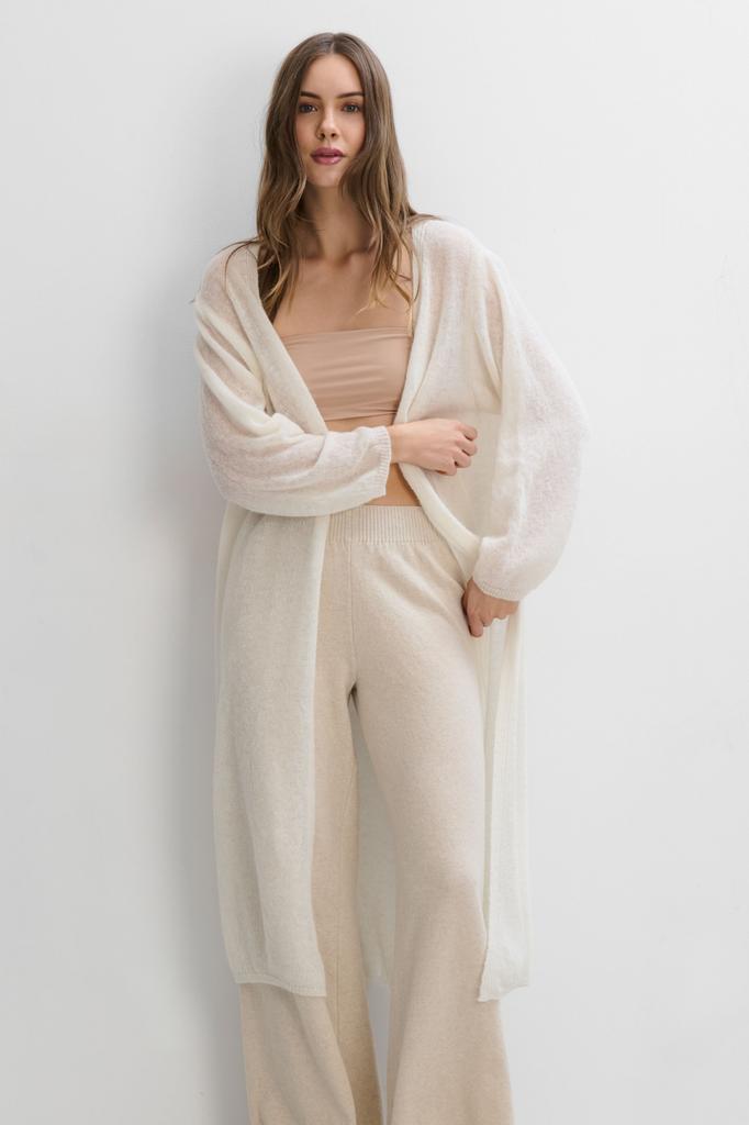 Long cardigan made of baby alpaca wool and ecru virgin wool