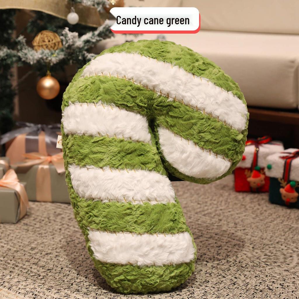 Рождественское праздничное украшение: Плюшевое дерево, Яблочный венок мира и Декоративная подушка в виде пряничного человечка.