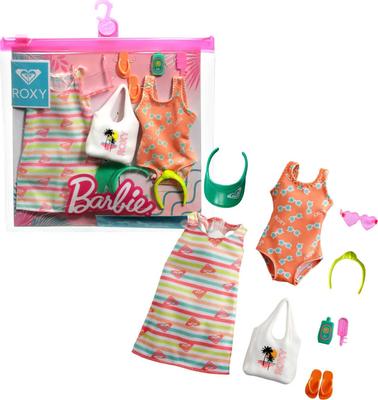 Стильная кукла Барби от Mattel, вдохновленная рюкзаком Roxy, полосатым платьем, купальником Roxy и аксессуарами в пляжной тематике