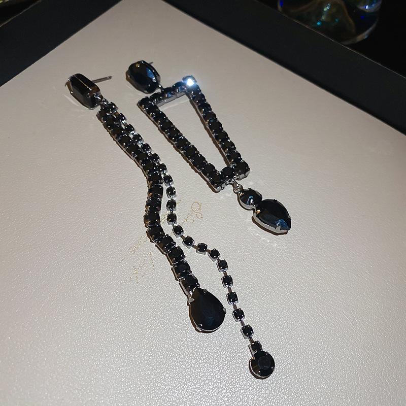 Silver Needle Feather Fringed Earrings Long Light Luxury Atmospheric Stud Earrings Personalized Design Earrings