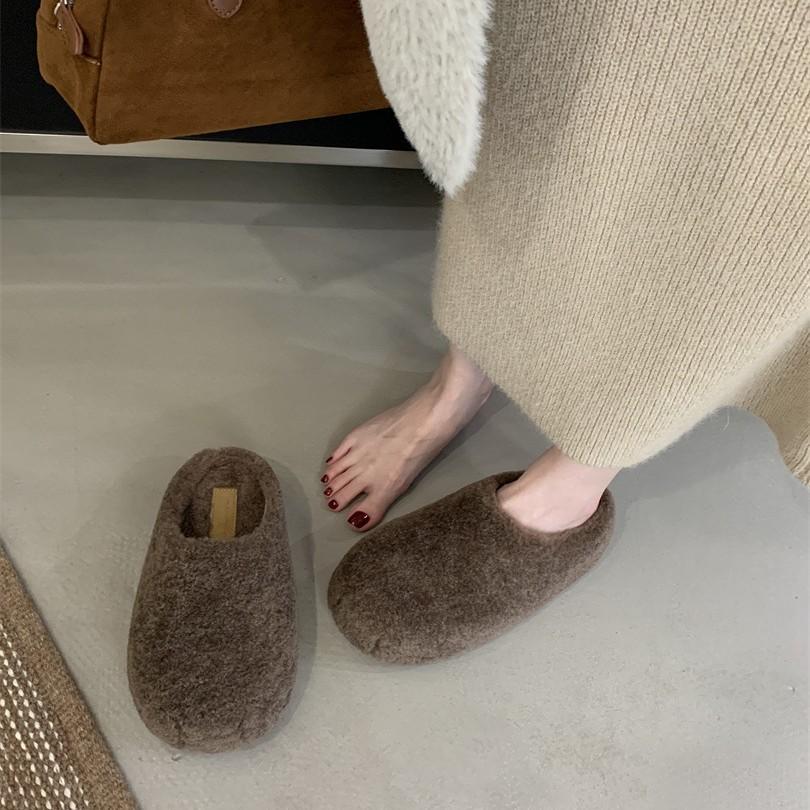 2025 осень и зима новые универсальные пушистые тапочки женские для улицы домашние на толстой подошве бархатные теплые тапочки-мешки с хлопком для женщин