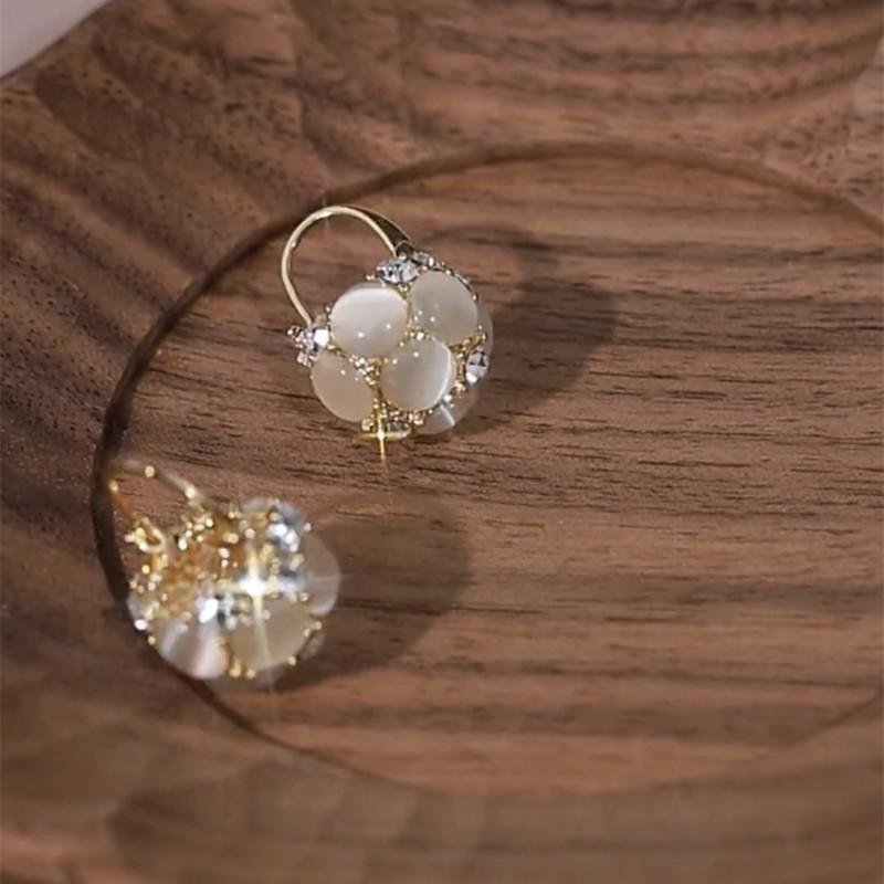 Элегантные круглые серьги с камнем кошачий глаз — простой, универсальный, модный женский аксессуар