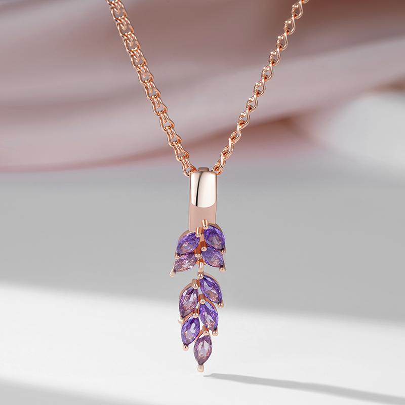 Винтажное ожерелье-подвеска в славянском стиле с фиолетовым цирконом в форме листа и отделкой розовым золотом