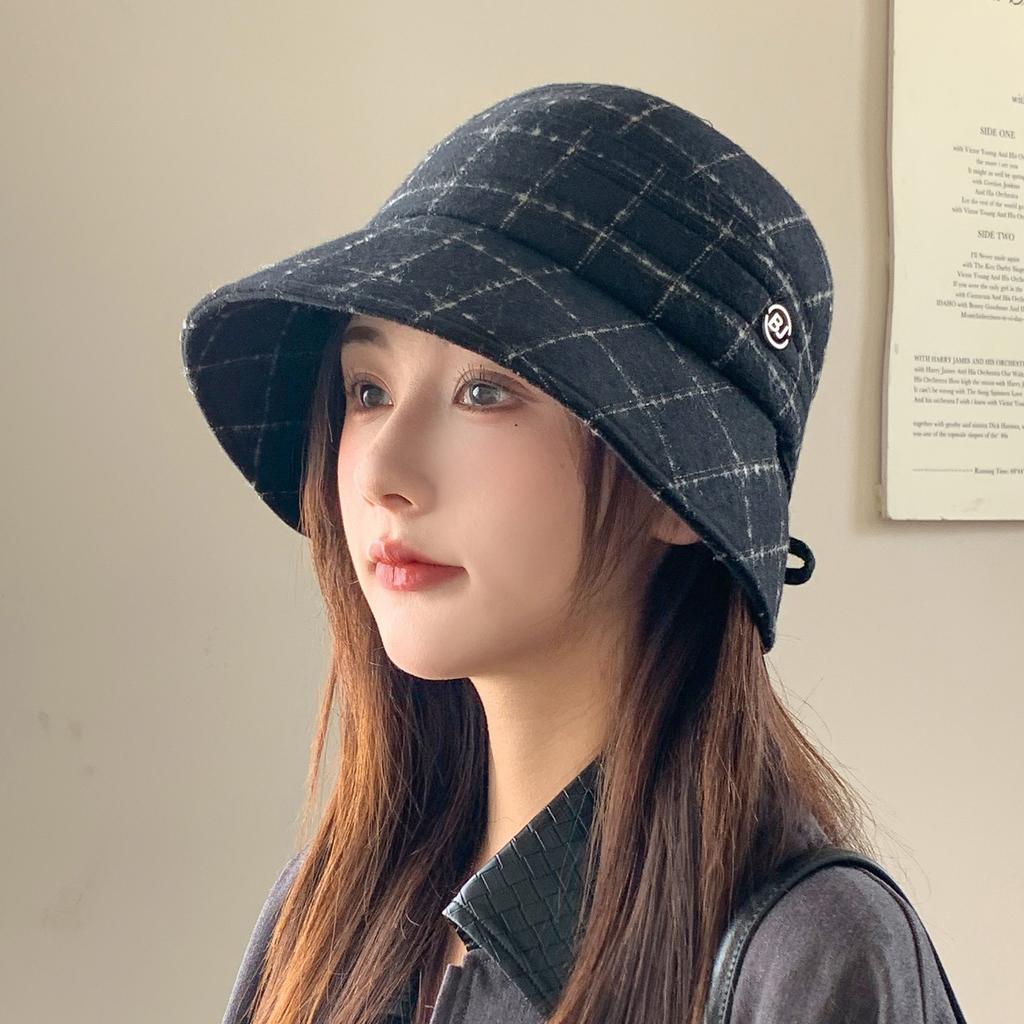 New retro rear split bucket hat women's autumn and winter thick fashion versatile commuter visor showing washbasin hat