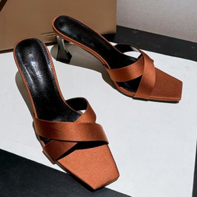 Летние новые туфли на высоком каблуке с квадратным носком и открытым носком, с крестообразным ремешком, с противоскользящей отделкой, износостойкие босоножки на тонком каблуке