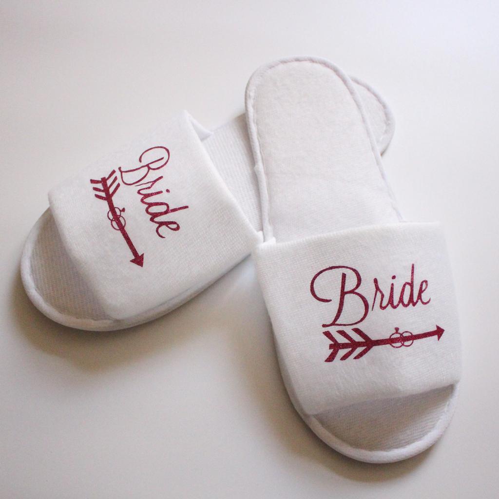 Fashion Wholesale Bride Shower Bride Wedding Decoration Bridesmaid Hen Party Spa Soft Slippers Ladies Bachelorette Party Supplies Gift