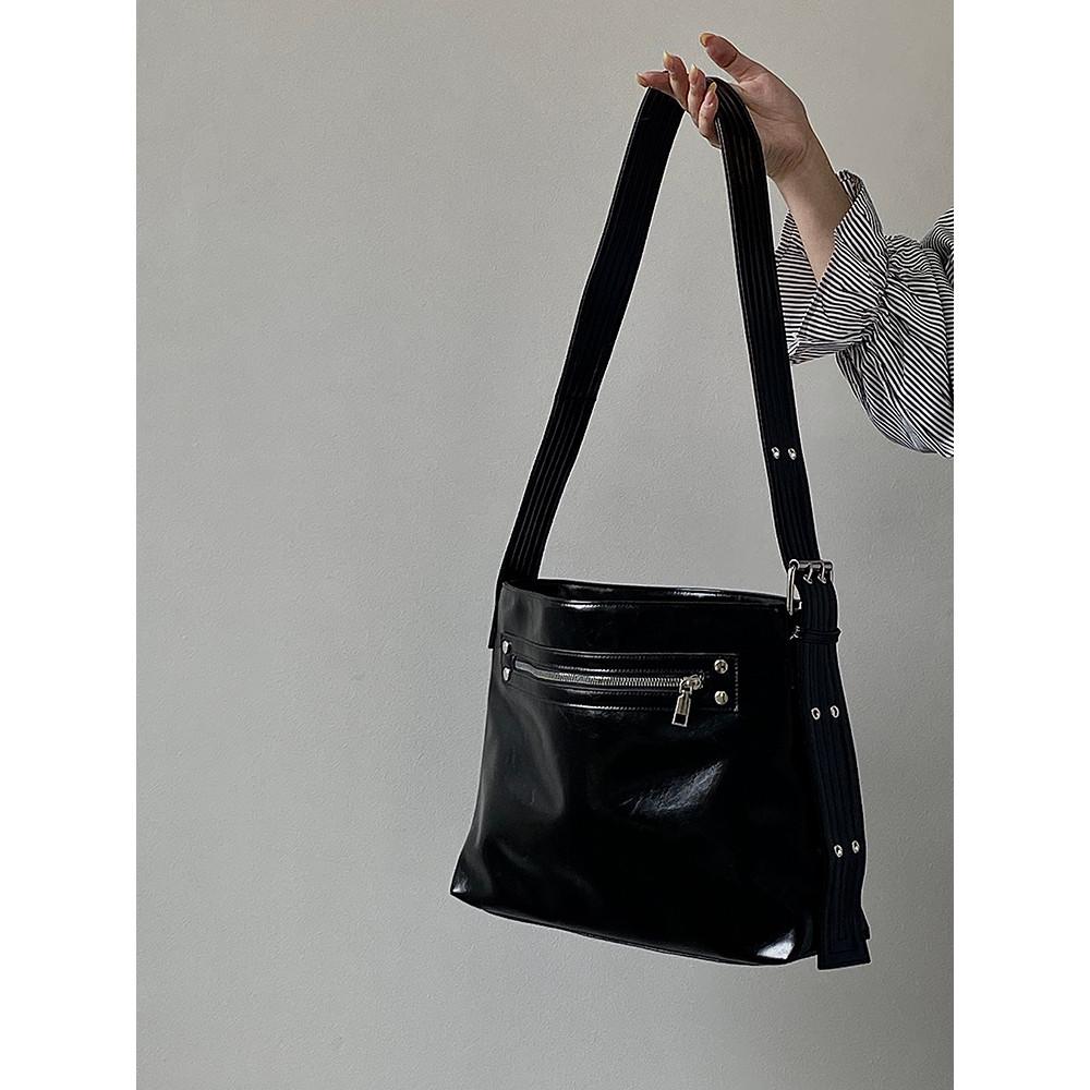 IELGY Ladies Tote Bag All-Match Large-Capacity Black Shoulder Messenger