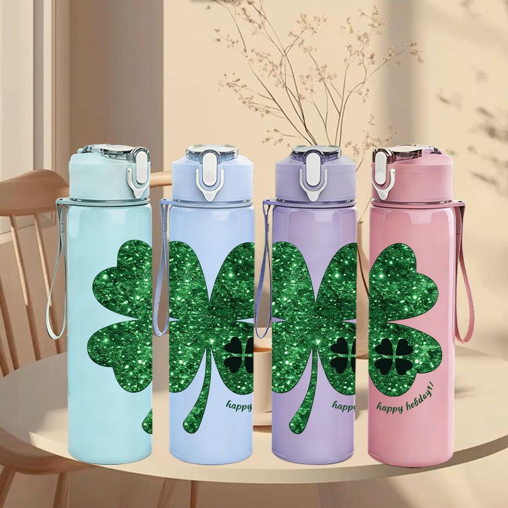 1PC Green Sparkle Four Leaf Clover Print 750ml Color Plastic Sports Water Bottle Leakproof Flip Straw Lid Suitable for Sports Office Home Use