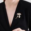 High-end Female Brooch, Exquisite and Fashionable, Ginkgo Leaf Pearl Brooch, Niche Design Sense Brooch
