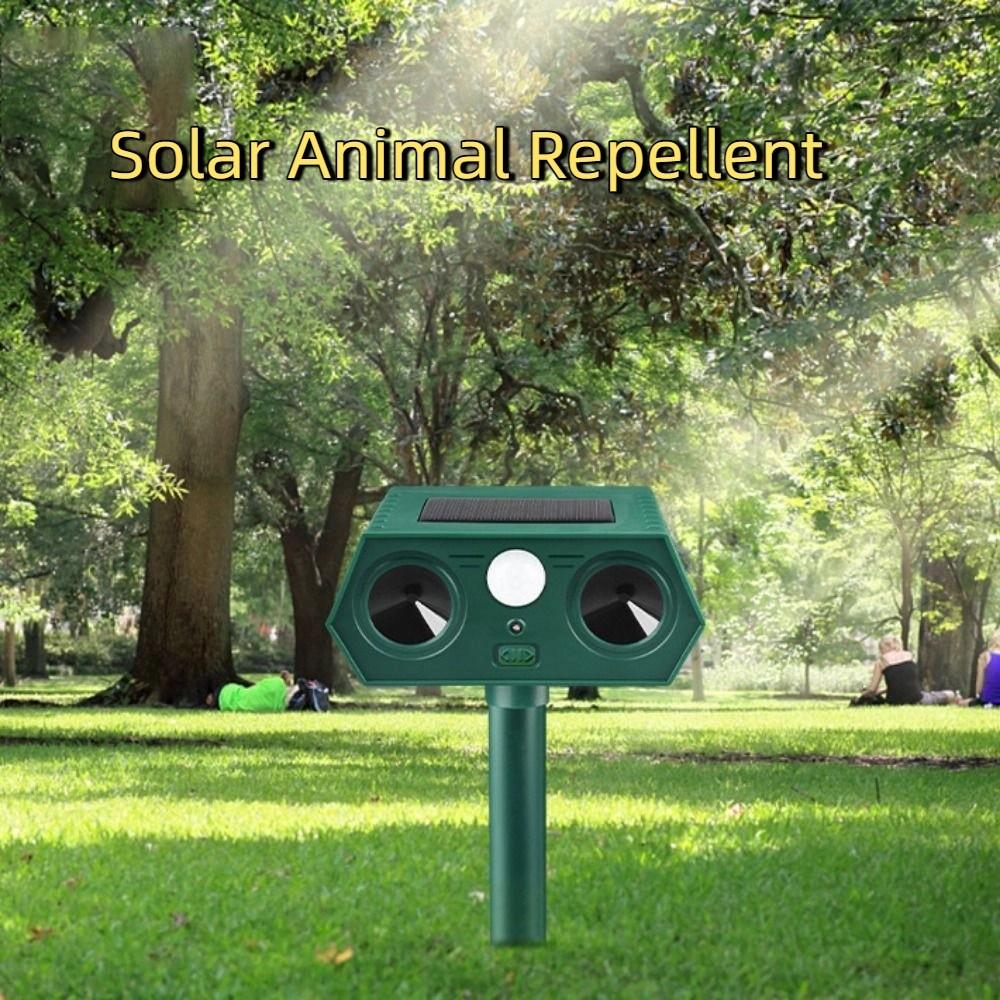 High Volume Sound Solar Animal Repellent Flashing Light Motion Sensor Repellent Agricultural