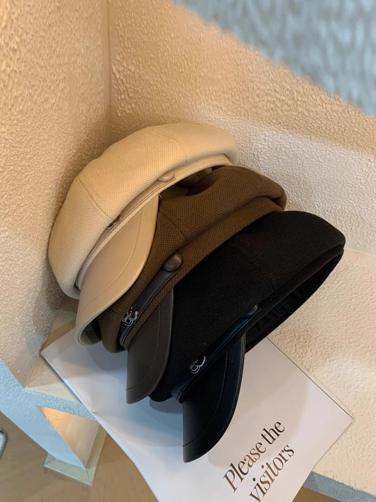 New Woolen Cap Female Black Casual Retro Versatile Painter Beret Showing Face Small Star Anise Hat