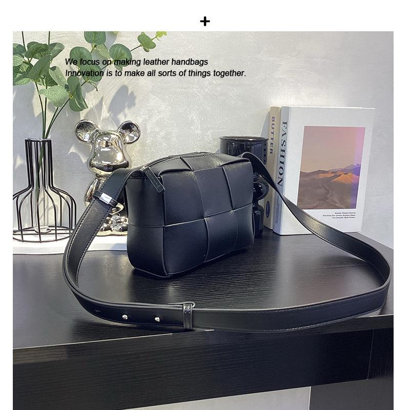 New woven small square bag, shoulder messenger bag, high-end retro niche design, soft leather women's bag fashion