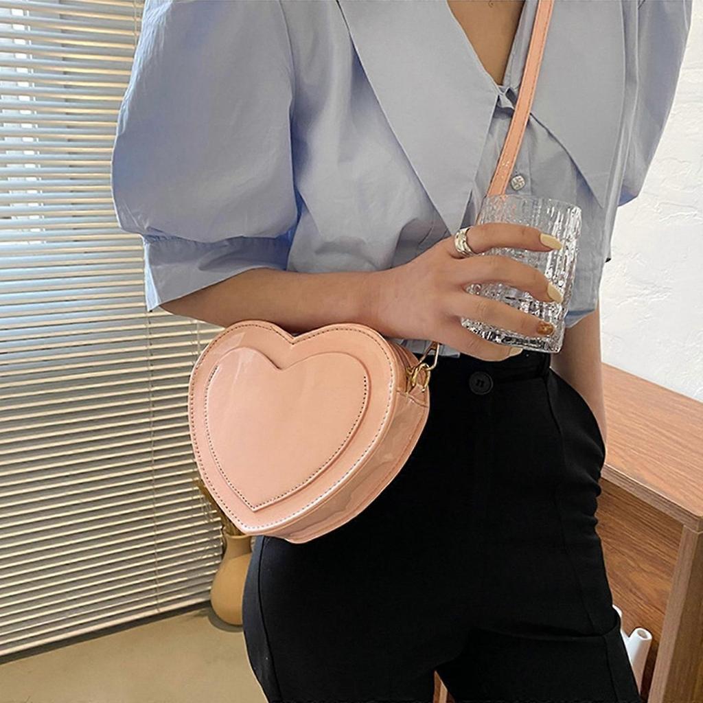 Cute Heart Shaped Handbag Multifunctional and Stylish Shoulder Bag for Everyday Use Perfect for Women Pink