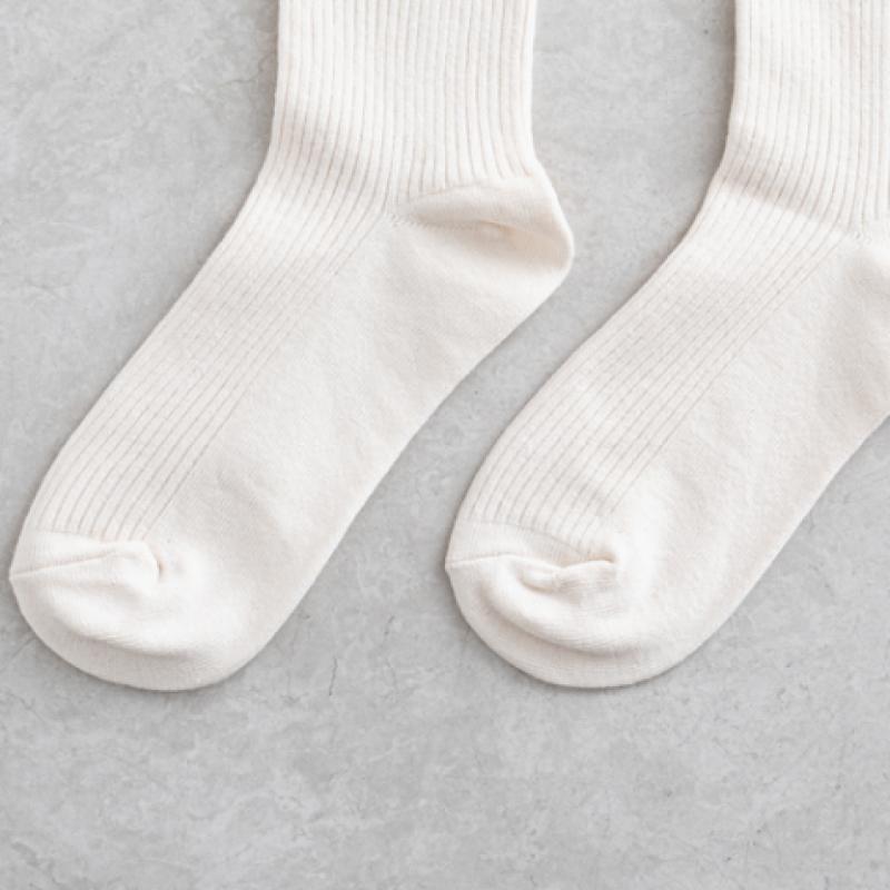 Monfoot женские носки с длинным воротом в рубчик цвета слоновой кости