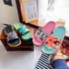 Тапочки женские носят толстоподошвенные летние домашние комнатные домашние женские туфли модные мультяшные нескользящие крутые тапочки