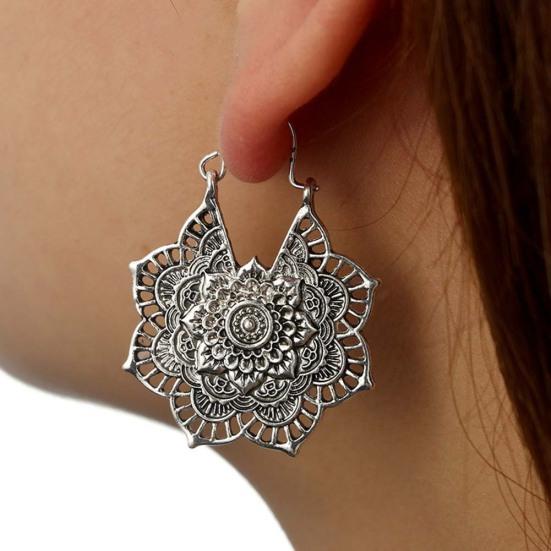 Bohemian Women Hollow Flower Honeycomb Filigree Hoop Earrings Retro Jewelry Gift