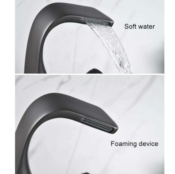 Роскошный смеситель для раковины, современный латунный смеситель для водопада, смеситель для ванной комнаты, установка на палубе, кран для раковины, кран для горячей и холодной воды