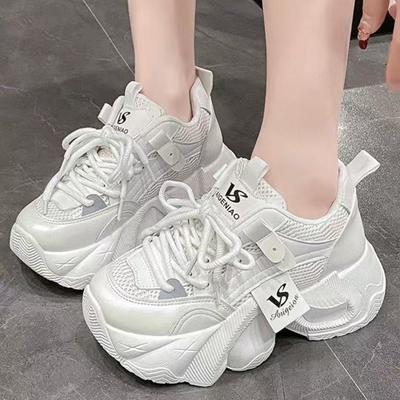 Маленькие женщины с видимыми ступнями, новые дышащие сетчатые кроссовки на осень, на толстой подошве, маленькие люди увеличиваются в росте