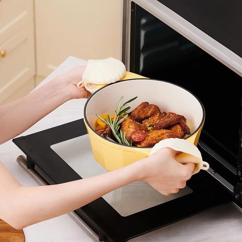 Corelle VISIONS Glazed Enamel Pot