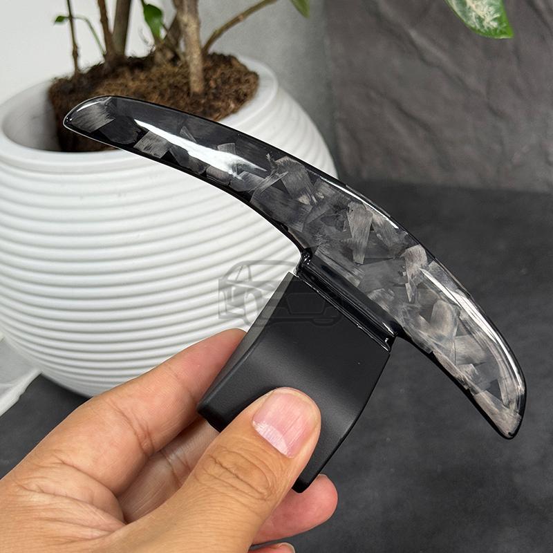 Suitable for BMW M5 F10 E90 E91 E92 M3 F30 F15 F16 F20 carbon fiber steering wheel, forged carbon fiber shift paddles