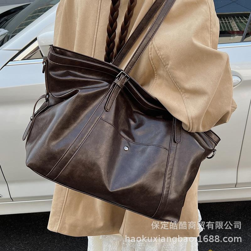 Ретро сумка женская большой вместимости 2025 новая осень и зима универсальная повседневная на плечо мессенджер текстурная сумка-тоут для通勤