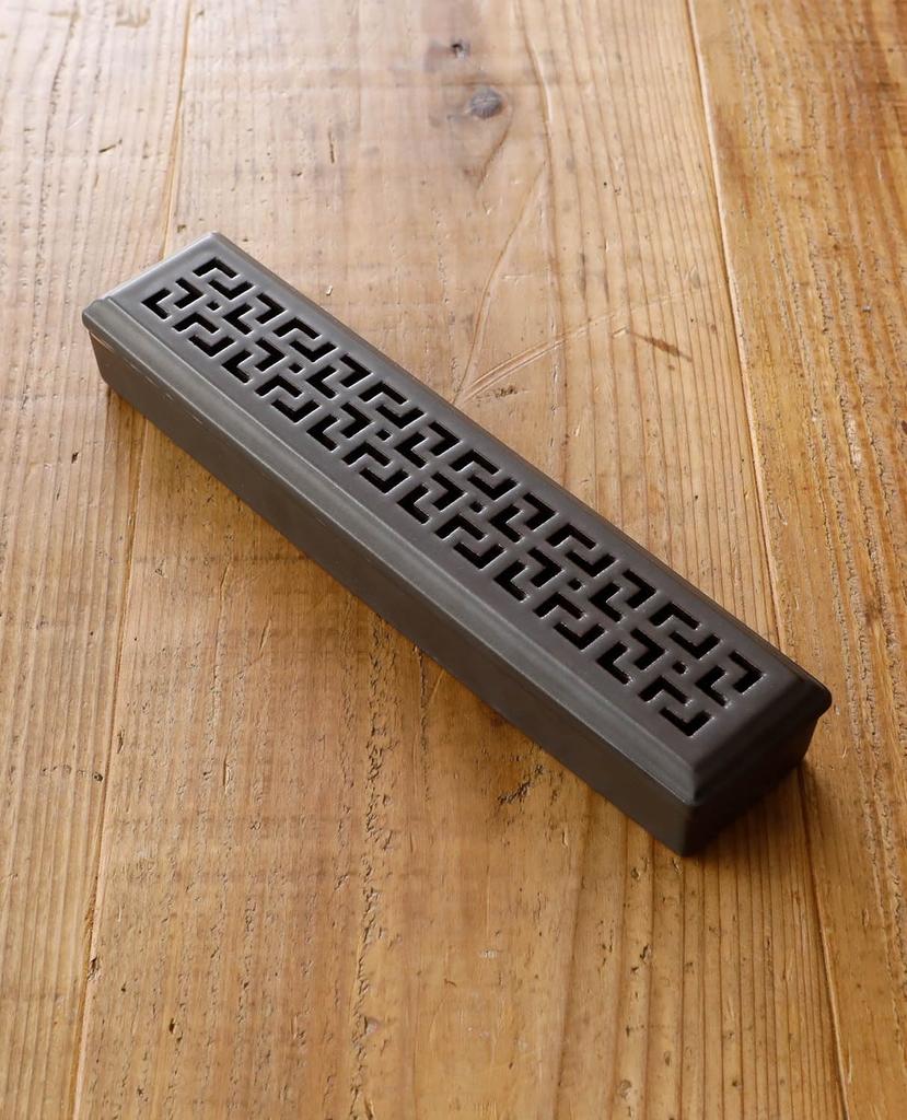 [Ceramic ash-free design] Safe, stylish ceramic incense holder with stainless steel net for horizontal placement. Portable and perfect for study,